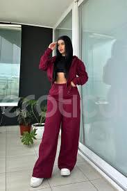 Chica solicita ayuda económica encuentros